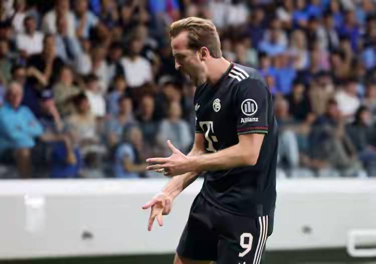 足坛炸了！切尔西1.35亿转会费强挖维尼修斯，皇马7号离队倒计时？